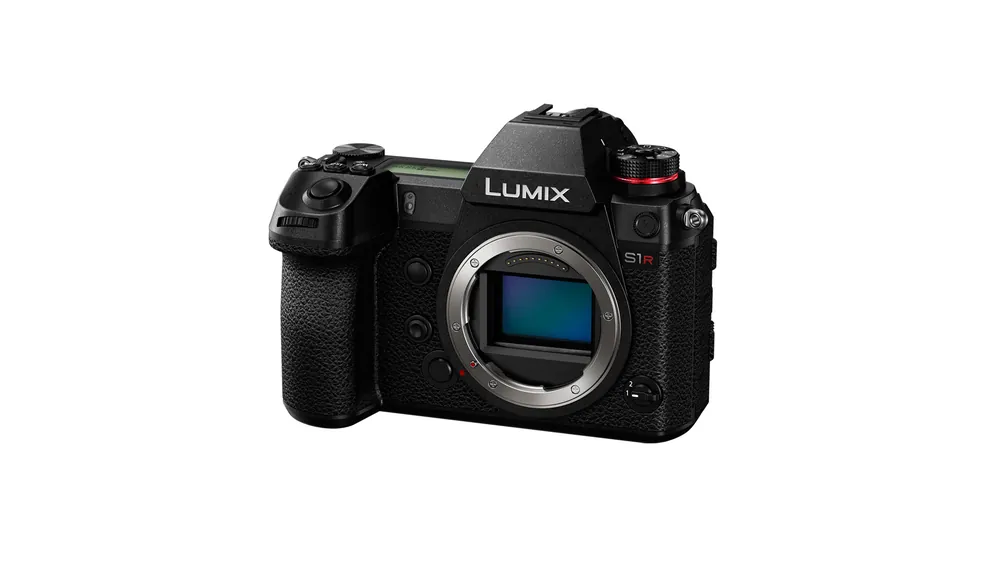 Panasonic LUMIX S DC-S1R mirrorless with a sensor Full-Frame CMOS 43,7 megapixel and an ISO Dual Native Ordina Subito