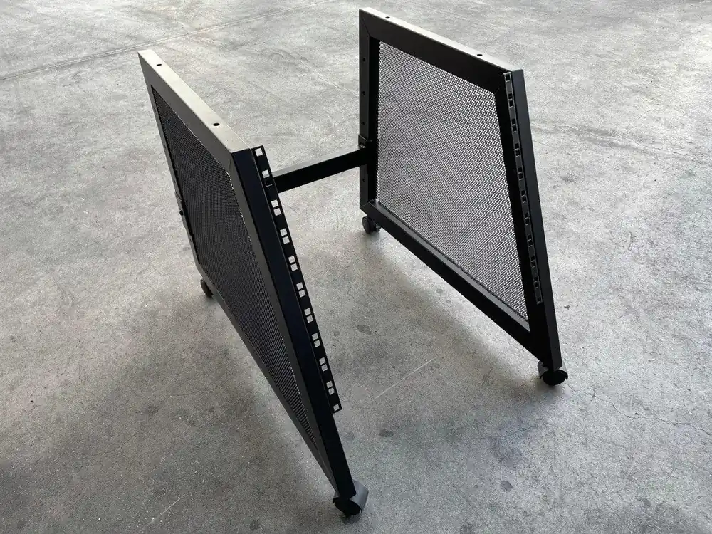 EXTREME RK10 CARRELLO ARMADIO PORTARACK 10U INCLINATO 10 UNITA‘ RACK CON 4 RUOTE EX-DEMO Economico